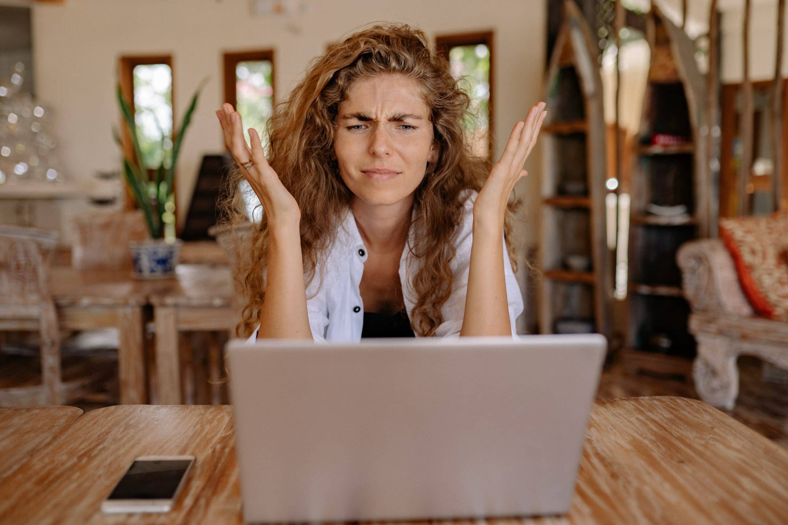 Lack of communication in the workplace? Here’s 8 ways to fix it. 